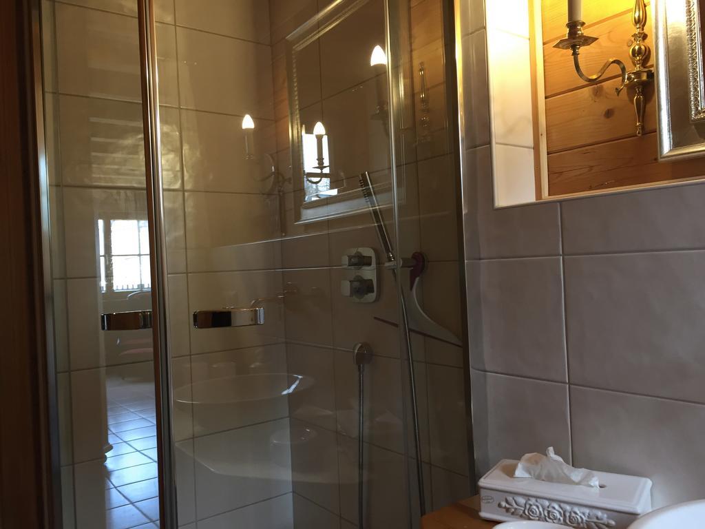 Ferienwohnung Romantik Im Roten Haus Füssen Esterno foto