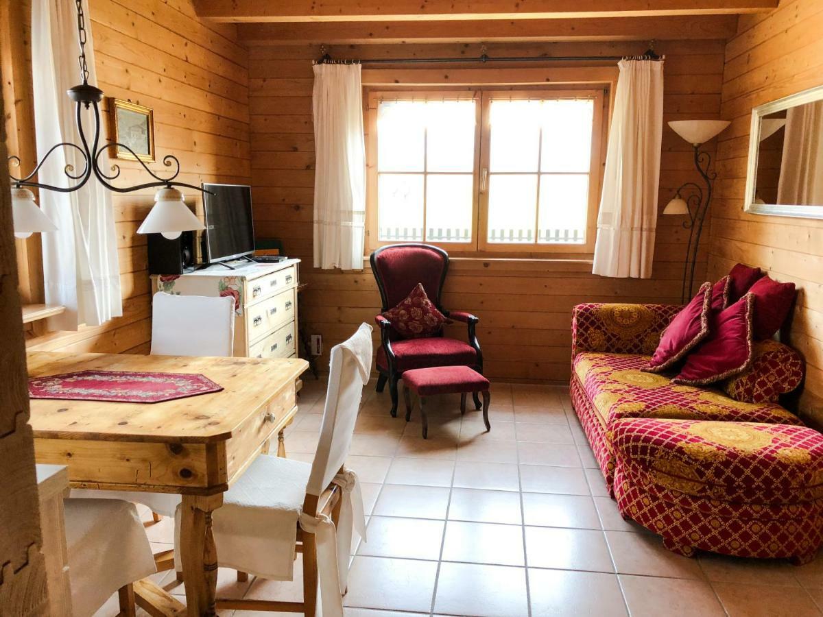 Ferienwohnung Romantik Im Roten Haus Füssen Esterno foto